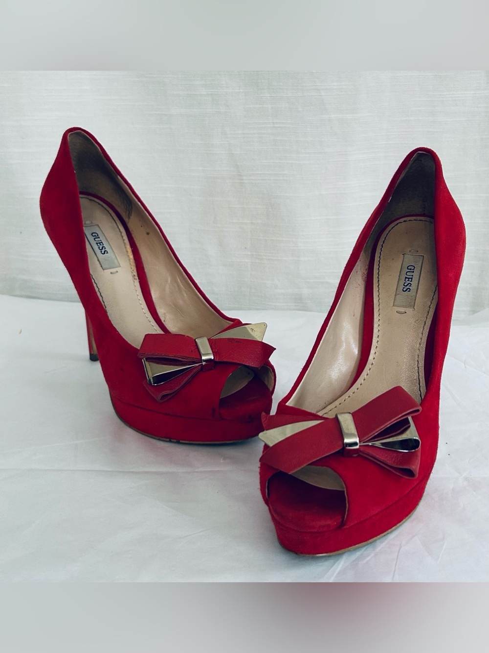 GUESS Red Suede Peep-Toe Bow‎ Stiletto Two Tone Platform Heels